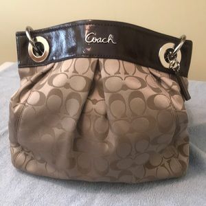 Authentic Coach medium sized Shoulder bag